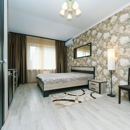 Poznyaky Apartments Patriotika Kiev Exterior photo