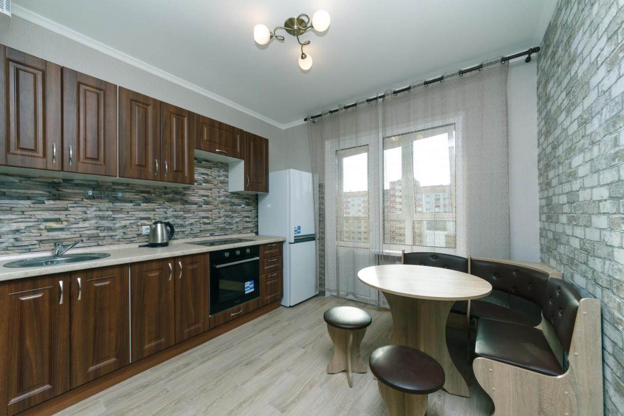 Poznyaky Apartments Patriotika Kiev Exterior photo