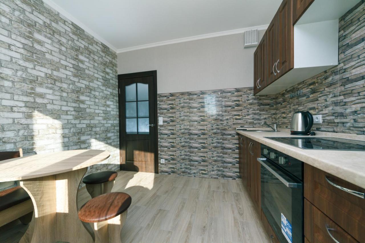 Poznyaky Apartments Patriotika Kiev Exterior photo
