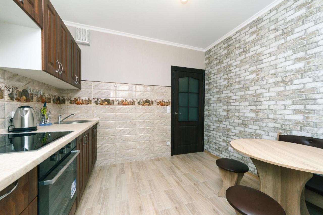 Poznyaky Apartments Patriotika Kiev Exterior photo
